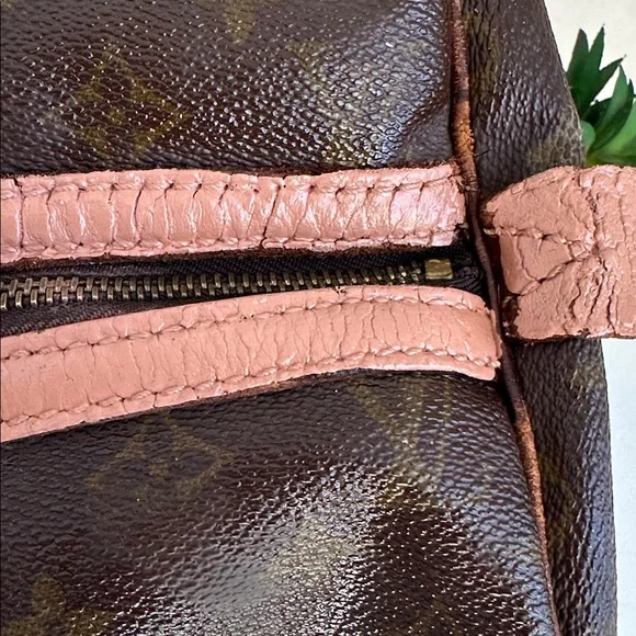 Louis Vuitton Monogram Sac Souple custom
No visible date code
14” x 10” x 7 - Picture 4 of 15